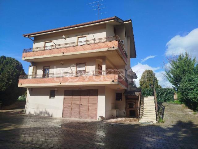 Villa bifamiliare in vendita a Caltanissetta via Santa Petronilla