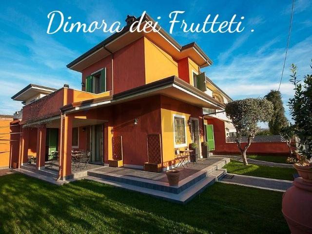 Villa bifamiliare in vendita a Camaiore, Capezzano Pianore