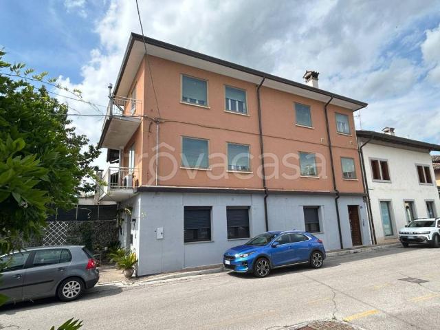 Villa bifamiliare in vendita a Camino al Tagliamento via Roma, 8