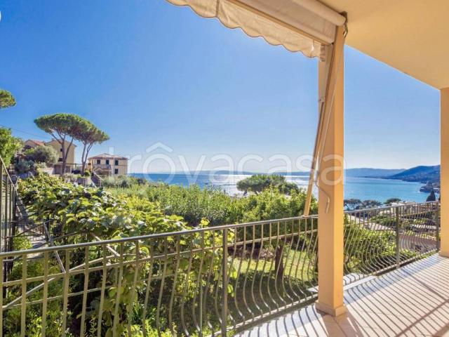 Villa bifamiliare in vendita a Camogli via Romana, 19