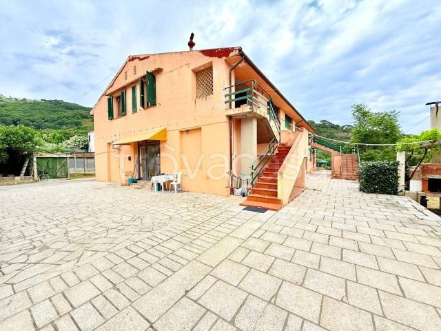 Villa bifamiliare in vendita a Campo nell'Elba