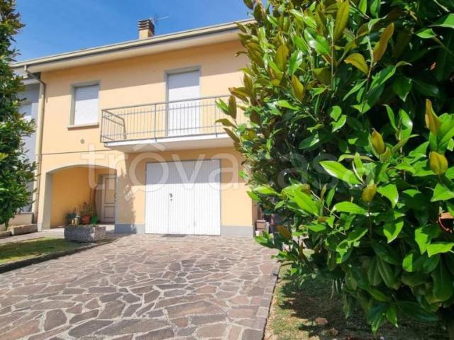 Villa bifamiliare in vendita a Campagnola Emilia via Moruzzi