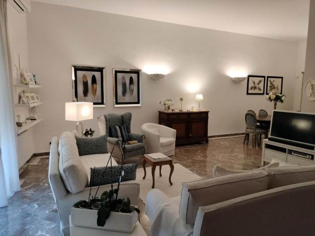 Villa bifamiliare in vendita a Campi Bisenzio