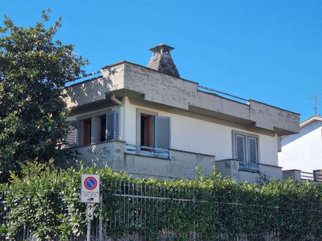 Villa bifamiliare in vendita a Campi Bisenzio