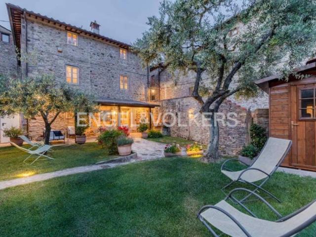 Villa bifamiliare in vendita a Capannori via Fonda, Pieve di Compito Sant'Andrea di Compito