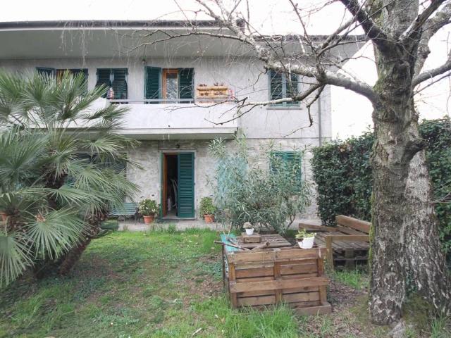 Villa bifamiliare in vendita a Capannori