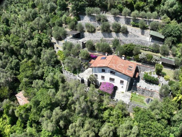 Villa bifamiliare in vendita a Carasco via Vittorio Veneto, 101, Rivarola