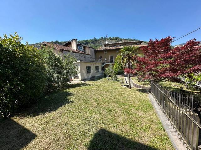 Villa bifamiliare in vendita a Caravate via Prato, 18