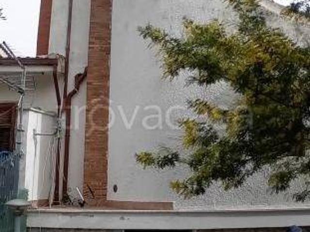 Villa bifamiliare in vendita a Carini via Torretta