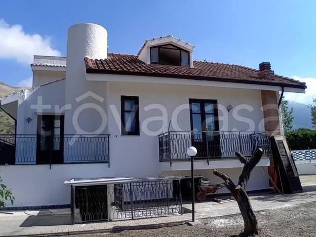Villa bifamiliare in vendita a Carini via Caduti di Nassiriya