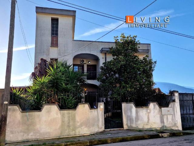 Villa bifamiliare in vendita a Carosino via Giacomo Puccini, 34