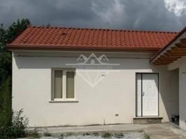 Villa bifamiliare in vendita a Carrara