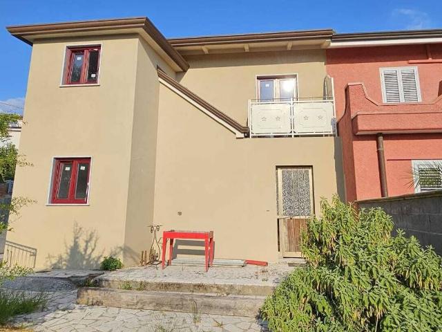 Villa bifamiliare in vendita a Carrara