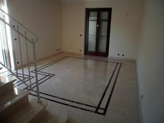Villa bifamiliare in vendita a Carrara