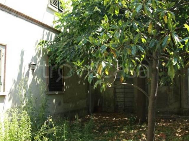 Villa bifamiliare in vendita a Cascina via Rotinella, 30, Latignano