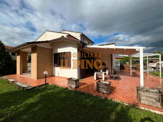 Villa bifamiliare in vendita a Cascina, Visignano