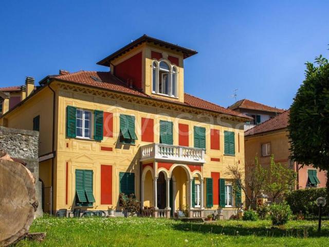 Villa bifamiliare in vendita a Casella via Fieschi, 45
