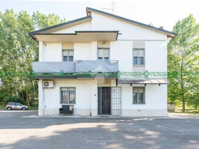 Villa bifamiliare in vendita a Castelfranco Emilia