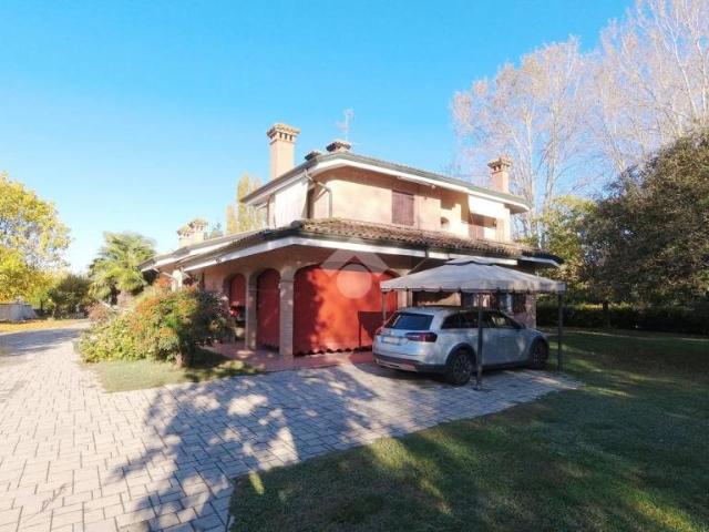 Casa indipendente in vendita a Castello d'Argile via Primaria, 64