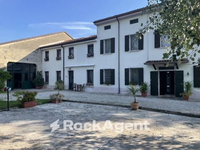 Villa bifamiliare in vendita a Castellucchio via Gabbiana, 6