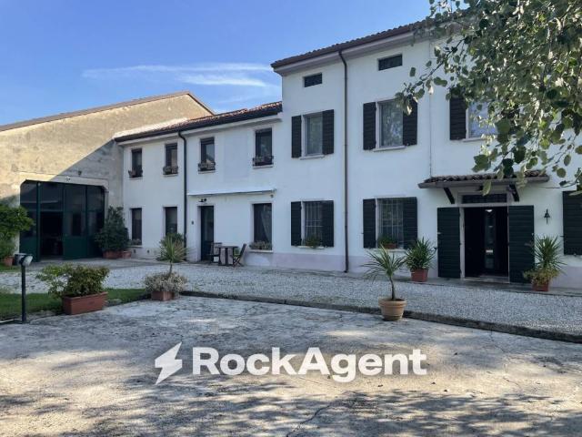 Villa bifamiliare in vendita a Castellucchio via Gabbiana, 6