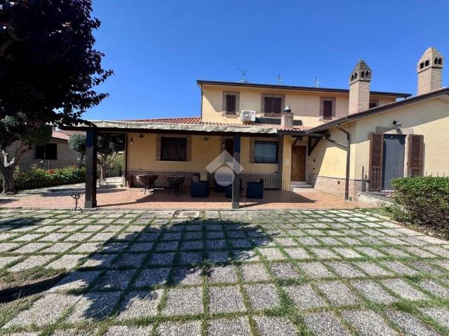 Villa bifamiliare in vendita a Castelnuovo, Assisi