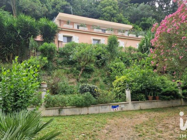 Villa bifamiliare in vendita a Celle Ligure via Sanda, 1