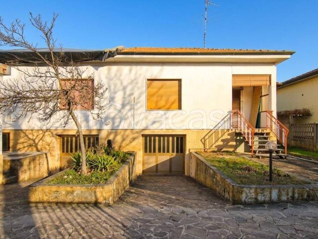 Villa bifamiliare in vendita a Ceriano Laghetto via Alessandro Volta, 35