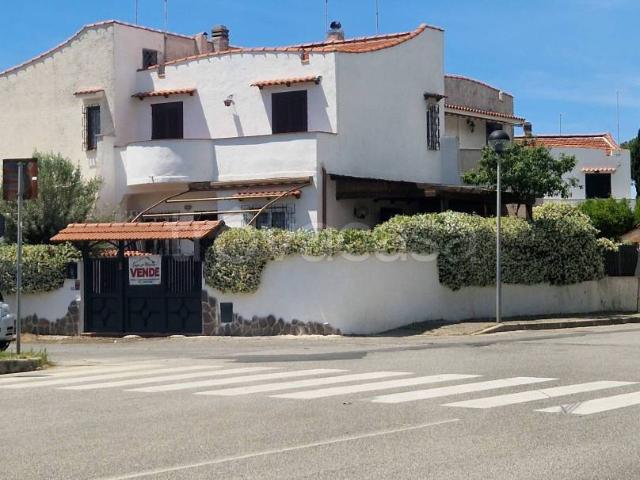 Villa bifamiliare in vendita a Cerveteri via Alsium