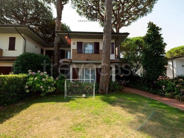 Villa bifamiliare in vendita a Cervia viale Tiziano, Milano Marittima