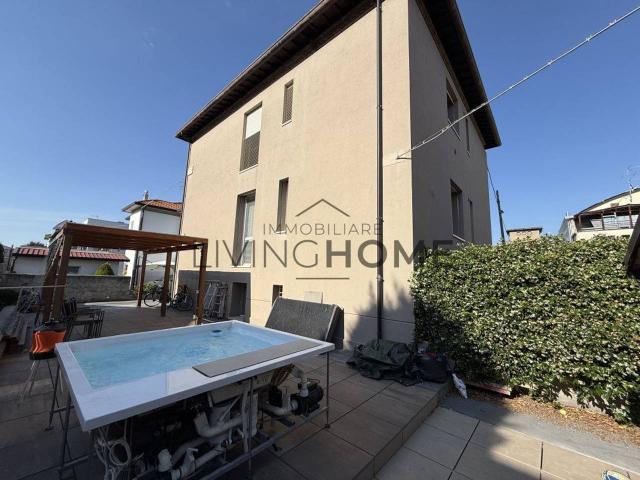 Villa bifamiliare in vendita a Cesena