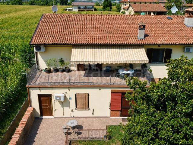 Villa bifamiliare in vendita a Chiari