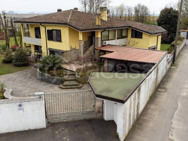 Villa bifamiliare in vendita a Chignolo Po via Casottina