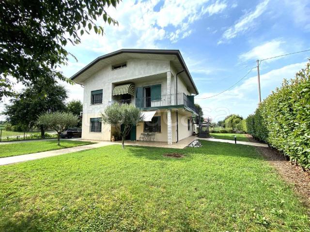 Villa bifamiliare in vendita a Cittadella