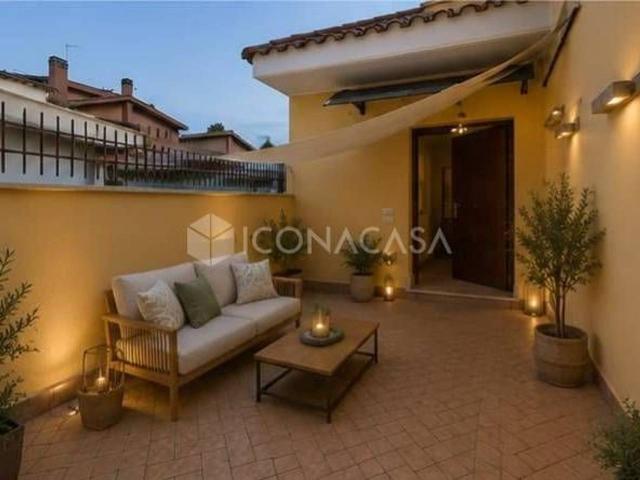 Villa bifamiliare in vendita a Ciampino