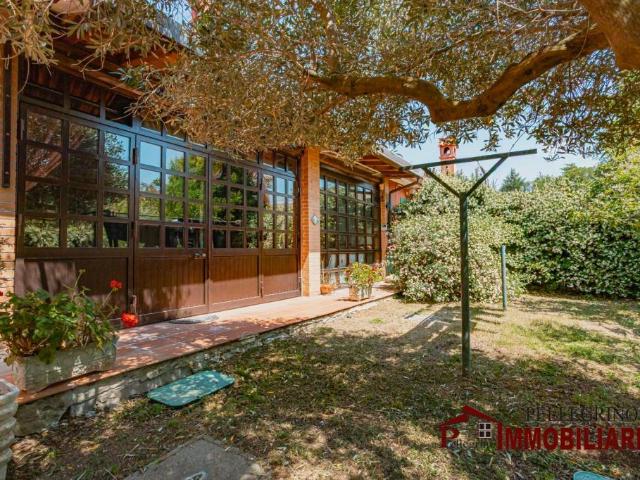 Villa bifamiliare in vendita a Ciampino via Colle Alberta