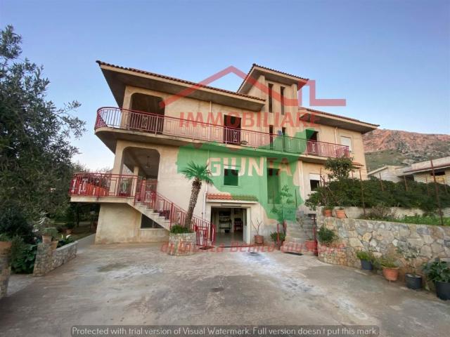 Villa bifamiliare in vendita a Cinisi via Alcide de Gasperi