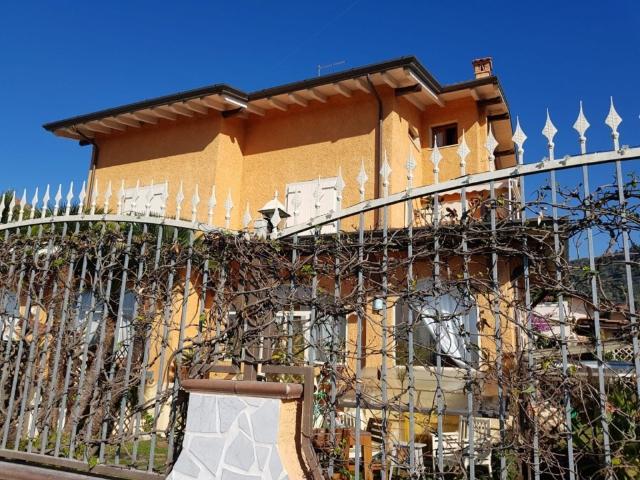 Villa bifamiliare in vendita a Cinquale, Montignoso