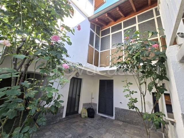 Villa bifamiliare in vendita a Cireggio, Omegna