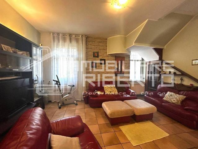 Villa bifamiliare in vendita a Cusano Milanino via delle Rose, 5
