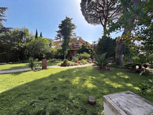 Villa bifamiliare in vendita a Anzio