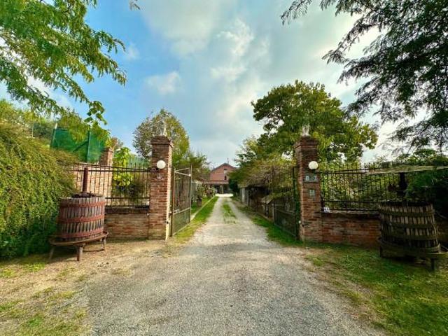 Villa bifamiliare in vendita a Asti