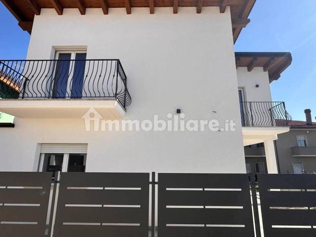 Villa bifamiliare in vendita a Avezzano