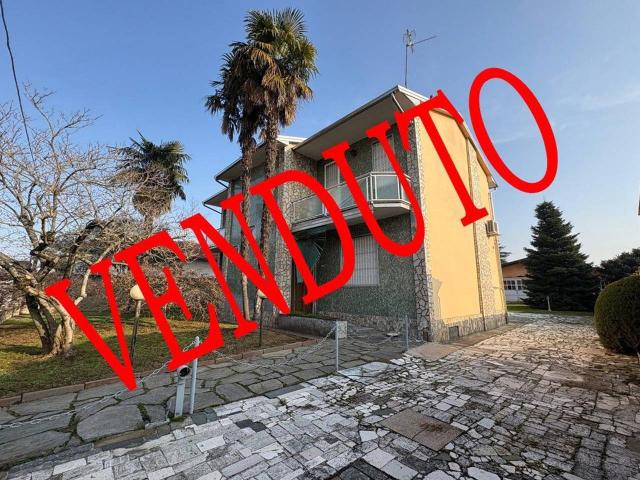 Villa bifamiliare in vendita a Boffalora Sopra Ticino