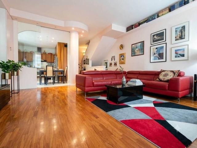 Villa bifamiliare in vendita a Bologna