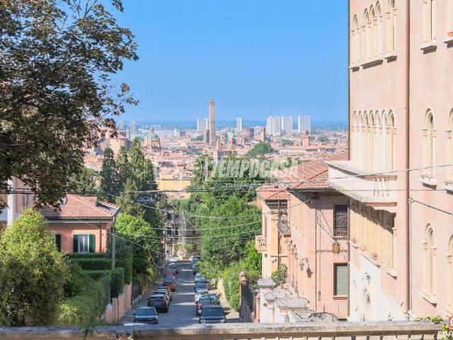 Villa bifamiliare in vendita a Bologna via Odofredo, Colli San Mamolo