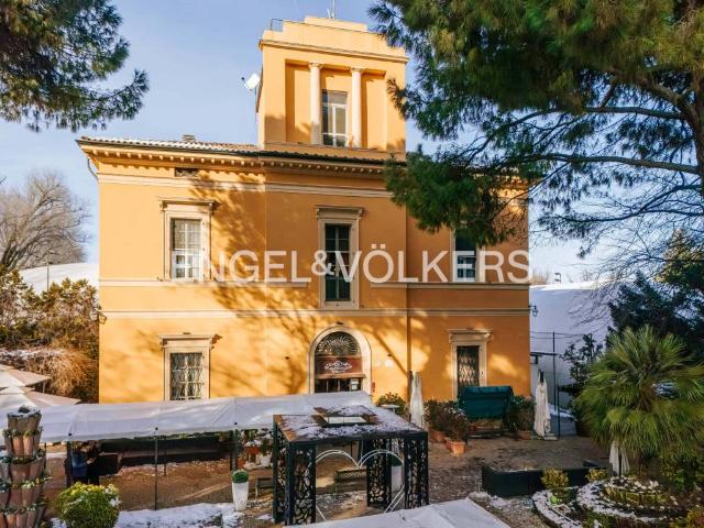 Villa bifamiliare in vendita a Bologna, San Donato