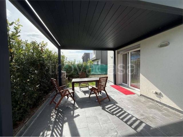 Villa bifamiliare in vendita a Bomporto via Arno, 127