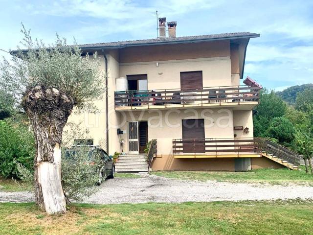 Villa bifamiliare in vendita a Borgo Valbelluna via Giordano Bruno, 25
