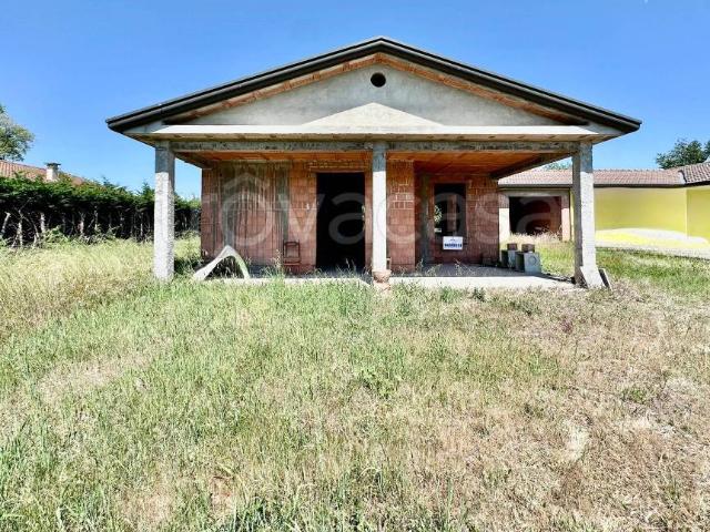 Villa bifamiliare in vendita a Borgo Veneto via Bosco